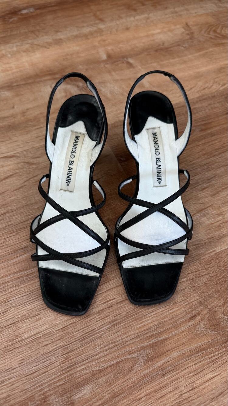 Manolo Blahnik black & white leather strappy slingback sandals. Size 36/US 6